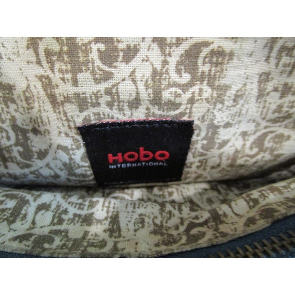 Hobo Distressed Green Leather Whipstitch Bifold Magnetic Clutch Wallet - Picture 7 of 9